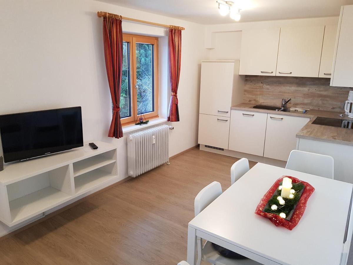 Schoenblick Hotel Garni Ferienwohnungen ลินเดนแบร์ก เอม อัลกอย ภายนอก รูปภาพ