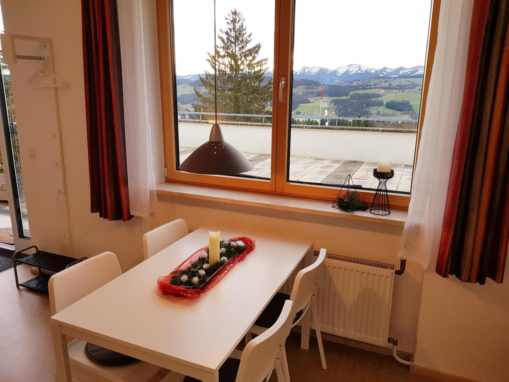 Schoenblick Hotel Garni Ferienwohnungen ลินเดนแบร์ก เอม อัลกอย ห้อง รูปภาพ