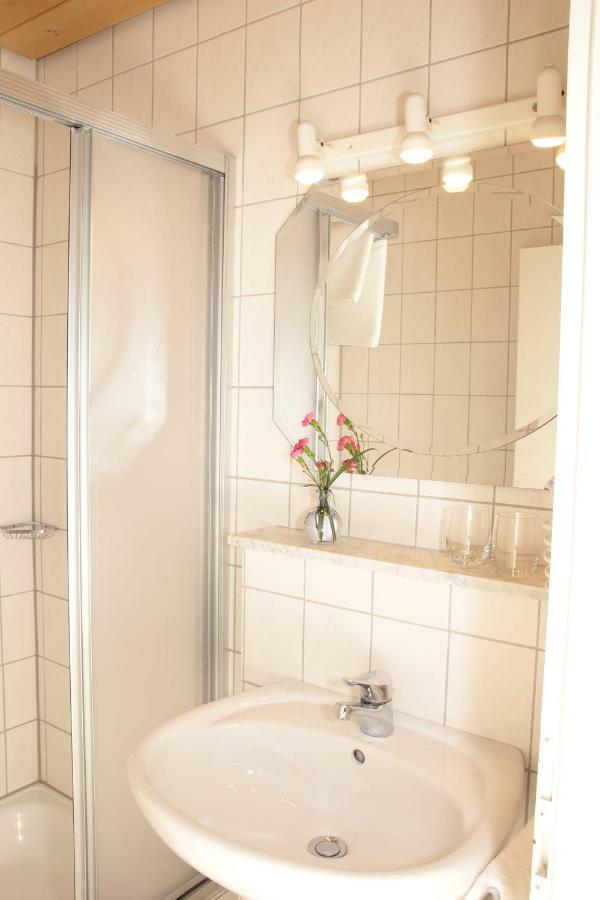 Schoenblick Hotel Garni Ferienwohnungen ลินเดนแบร์ก เอม อัลกอย ภายนอก รูปภาพ