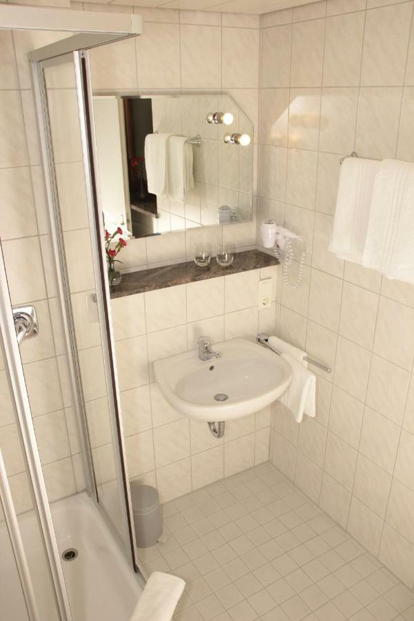 Schoenblick Hotel Garni Ferienwohnungen ลินเดนแบร์ก เอม อัลกอย ภายนอก รูปภาพ
