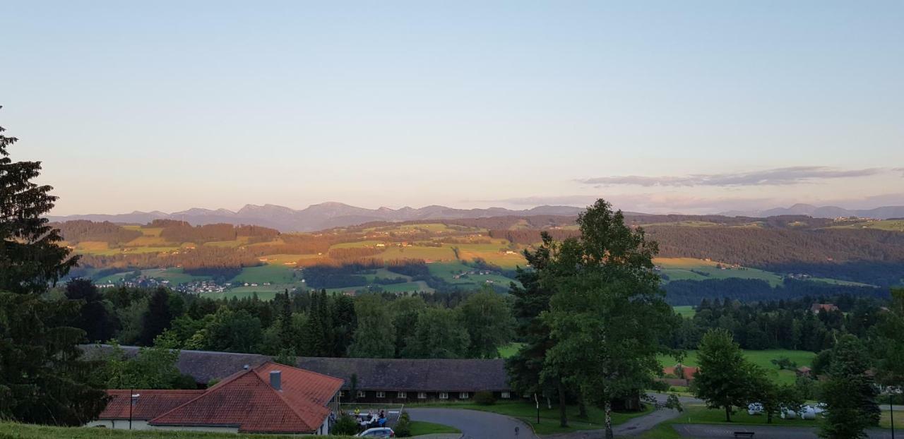 Schoenblick Hotel Garni Ferienwohnungen ลินเดนแบร์ก เอม อัลกอย ภายนอก รูปภาพ