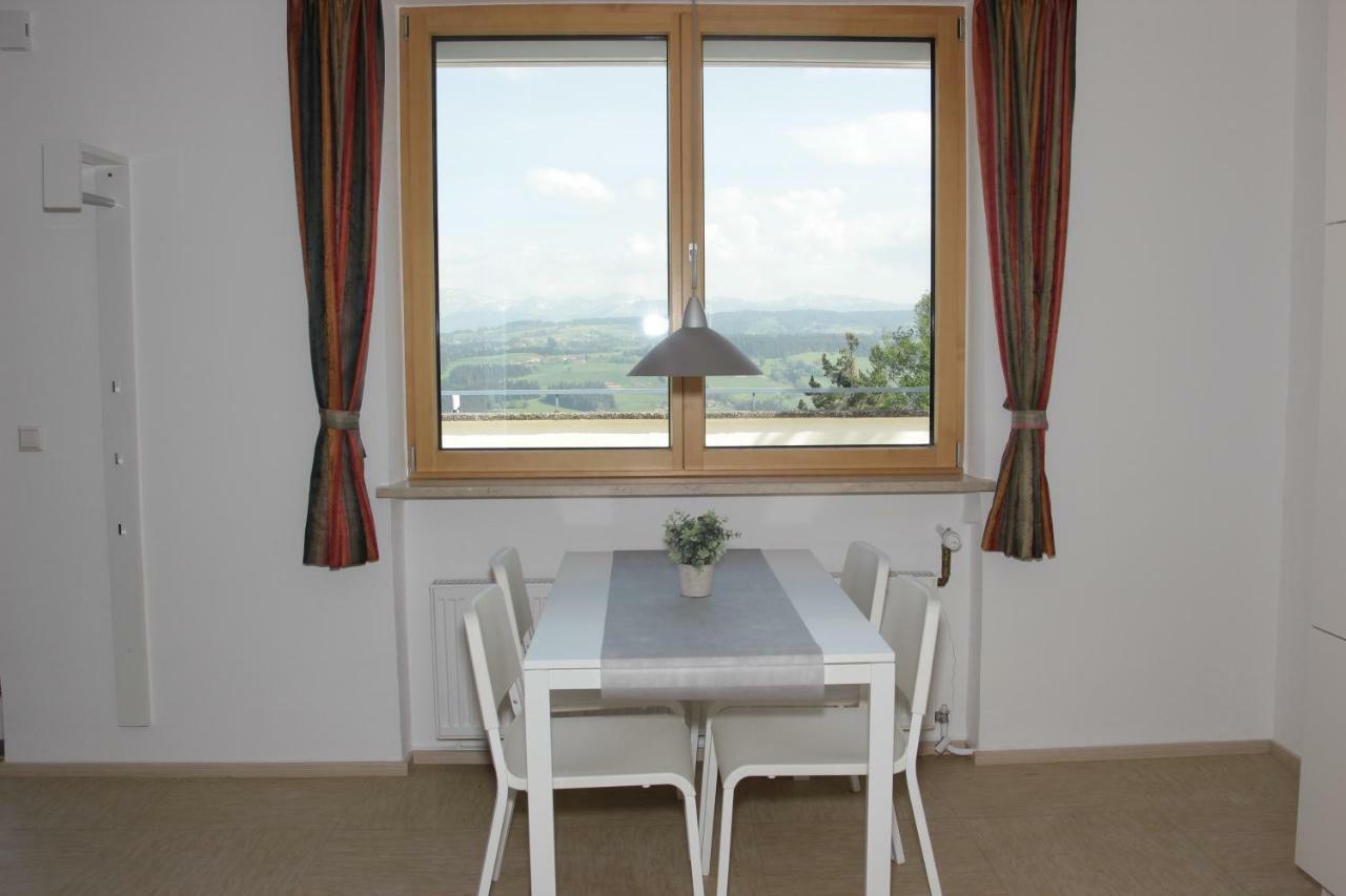 Schoenblick Hotel Garni Ferienwohnungen ลินเดนแบร์ก เอม อัลกอย ภายนอก รูปภาพ