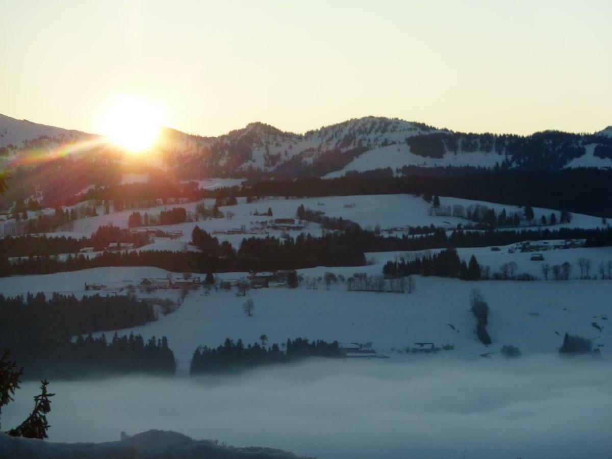 Schoenblick Hotel Garni Ferienwohnungen ลินเดนแบร์ก เอม อัลกอย ภายนอก รูปภาพ