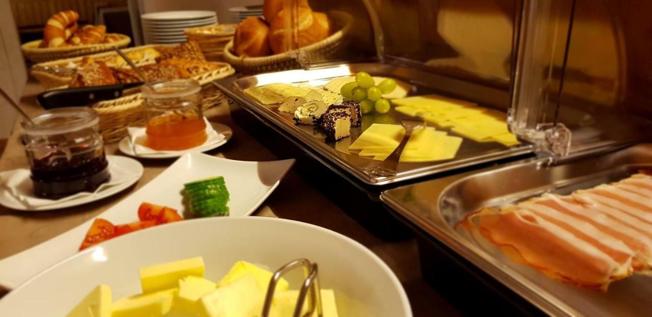 Schoenblick Hotel Garni Ferienwohnungen ลินเดนแบร์ก เอม อัลกอย ภายนอก รูปภาพ